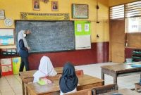 Mahasiswa sedang melaksanakan Program Merdeka Belajar Kampus Merdeka (MBKM)