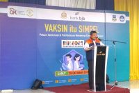 APRESIASI. Bupati Garut Rudy Gunawan mengapresiasi pelaksanaan Porkab Garut 2021, Hal itu disampaikan saat Gebyar Vaksinasi di SMKN 4 Garut, Kamis (28/10/2021).