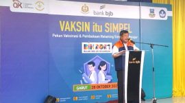 APRESIASI. Bupati Garut Rudy Gunawan mengapresiasi pelaksanaan Porkab Garut 2021, Hal itu disampaikan saat Gebyar Vaksinasi di SMKN 4 Garut, Kamis (28/10/2021).