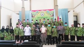 HADIRI.Wakil Ketua DPRD Provinsi Jawa Barat Fraksi PKB H Oleh Soleh, SH ( tengah berbaju hitam) saat menghadiri pelantikan PD DMI Kabupaten Garut, Kamis (14/10/2021)