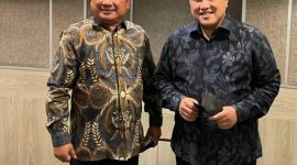 Bupati Garut, Rudy Gunawan menemui Menteri BUMN RI, Erick Thohir di Hotel El Royale Bandung, Kota Bandung, Kamis (18/11/2021). (Foto : Dok. Diskominfo Garut)