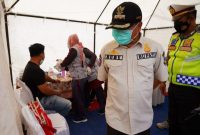 Bupati Garut, Rudy Gunawan, bersama Forkopimda Garut, meninjau penerapan prokes beberapa tempat yang ada di Kabupaten Garut, Sabtu (25/12/2021). (Deni Septyan/Diskominfo Garut)