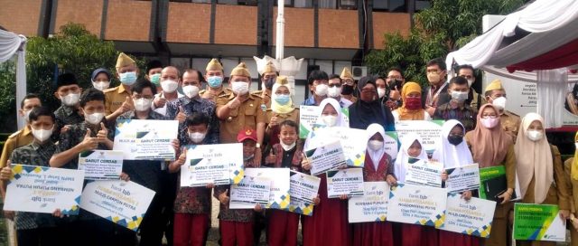 Baznas, Salurkan Program Garut Cerdas Kepada Siswa Berprestasi - Warta ...