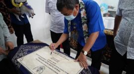 Bupati Garut, Rudy Gunawan, meresmikan secara langsung Teras Tanjungkamuning yang berlokasi di Desa Tanjungkamuning, Kecamatan Tarogong Kaler, Kabupaten Garut, Selasa (11/01/2022). (Foto : Deni Seftian/Diskominfo Garut).