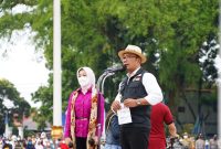 Gubernur Jawa Barat Ridwan Kamil saat meresmikan Alun - alun Garut, di Kabupaten Garut,  Minggu (23/1/2022).