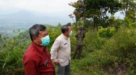 Bupati Garut, Rudy Gunawan mengunjungi Dewi (Desa Wisata) Silayung Park yang berlokasi di  Desa Karyamukti, Kecamatan Cibatu, Kabupaten Garut, Selasa (25/1/2022).
(Foto/Video : Deni Septyan/ Diskominfo Garut)