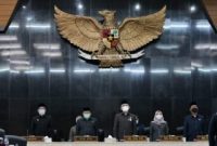 Gubernur Jawa Barat Ridwan Kamil saat menyampaikan usulan pemekaran daerah dalam rapat paripurna DPRD di Gedung DPRD Jabar, Jalan Diponegoro, Kota Bandung, Jumat (11/2/2022).