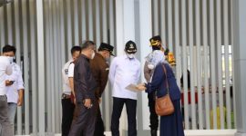  Wakil Bupati Garut, dr. Helmi Budiman, ketika meninjau Stasiun Garut, yang berlokasi di Jalan Bank, Kecamatan Garut Kota, Kabupaten Garut dan Video Lagu "Kereta Api Garut", Cipt. dr. Helmi Budiman (Foto dan Vudeo : Dok. Diskominfo Garut).