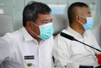 Bupati Garut, Rudy Gunawan memberikan keterangan mengenai PTM dan vaksinasi Covid-19 di Kantor Command Center, Kecamatan Garut Kota, Kabupaten Garut, Rabu (2/2/2022).