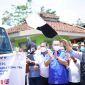 Gubernur Jawa Barat M Ridwan Kamil melepas ekspor kopi dan penyerahan Kredit Usaha Rakyat (KUR) kepada petani milenial Jabar binaan IPB University dan Astra Internasional di Desa Mekarsari Kecamatan Cikajang, Kabupaten Garut, Selasa (2/3/2022). (Muhamad Azi Zuhakim & Nindi Nurdiyanti/Diskominfo Garut).