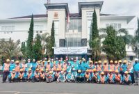 POTO BERSMA.Manager PLN UP3 Garut, Nurhidayanto Nugroho bersama personi poto bersama usai melaksanakan Apel Siaga Pengamanan Pasokan Listrik  Ramadhan dan Idul Fitri 1443 H