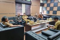 Pelaksanaan audiensi terkait Pelaksanaan Program Merdeka Belajar ke-17 (MB-17) Revitalisasi Bahasa dan Sastra Daerah, yang dilaksanakan di Kantor Bupati Garut, Jalan Pembangunan, Kecamatan Tarogong Kidul, Kabupaten Garut, Senin (6/6/2022)
