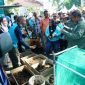 Bupati Garut, Rudy Gunawan menghadiri acara Peringatan Hari Lingkungan Hidup Tingkat Kabupaten Garut yang dilaksanakan di Alun-Alun Garut, Kecamatan Garut Kota, Kabupaten Garut, Minggu (5/6/2022).