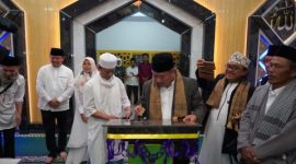 Bupati Garut, Rudy Gunawan, meresmikan Masjid Al - Ihsan yang berlokasi di Kampung Campaka, Desa Sirnagalih, Kecamatan Bayongbong, Kabupaten Garut, Senin (6/6/2022).