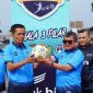 Pertandingan antara Desa Mekarjaya Kecamatan Tarogong Kaler dan Desa Karyamukti Kecamatan Cibalong pada laga 18 besar Liga Desa Kabupaten Garut Tahun 2022, yang dilaksanakan di Stadion Jayaraga, Kecamatan Tarogong Kidul, Kabupaten Garut, Sabtu (11/6/2022).