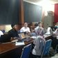 Pegawai Dinas Pendidikan Kabupaten Garut, dan dari Puskesmas Karangmulya, Kecamatan Karangpawitan mempraktekkan tata cara pengelolaan website melalui Framework CMS di Ruang Rapat Bidang Aptika Diskominfo Garut, Jalan Pramuka, Kecamatan Garut Kota, Kabupaten Garut, Rabu (15/6/2022).