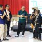 Wakil Bupati Garut, dr. Helmi Budiman, menghadiri sekaligus mendampingi Menparekraf RI, Sandiaga Salahudin Uno, dalam acara Workshop KaTa Kreatif, di Gedung Art Center, Jalan Proklamasi, Kecamatan Tarogong Kidul, Kabupaten Garut, Sabtu malam (18/6/2022).