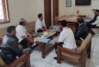 Perhutani menyerahkan  Santunan Kepada Ahli Waris Penyadap di Garut di Kantor di Kantor KPH Garut, pada Senin (27/06/2022).