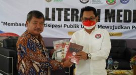 Pelaksanaan Seminar Literasi Media bertajuk “Membangun Partisipasi Publik untuk Mewujudkan Pengawasan Semesta” yang dilaksanakan di Aula Fakultas Komunikasi dan Informasi (Fkominfo) Universitas Garut (Uniga), Jalan Raya Samarang, Kecamatan Tarogong Kaler, Kabupaten Garut, Jum’at (24/6/2022).