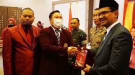 Wabup Garut, dr. Helmi Budiman,  mengapersiasi acara Pelantikan Dewan Pengurus Daerah (DPD) PPNI Kabupaten Garut periode 2022-2027 yang dilaksanakan di Ballroom Kassiti Fave Hotel Garut, Jalan Cimanuk, Kecamatan Tarogong Kidul, Kabupaten Garut, Selasa (5/7/2022). 
