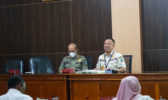 Pelaksanaan Rapat Pembahasan Penanganan Gangguan Trantibum yang dilaksanakan di Aula Kantor Satpol PP Garut, Jalan Terusan Pahlawan, Kecamatan Tarogong Kidul, Kabupaten Garut, Rabu (13/7/2022).