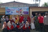 Anggota DPRD Garut Fraksi PDI-Perjuangan Yudha Puja Turnawan Poto bersama usai melakukan monitoring Imunisasi di Posyandu Zamrud RW 10 Kampung Tanjungpura Kelurahan Lengkongjaya Kecamatan Karangpawitan, Sabtu (6/8/2022).