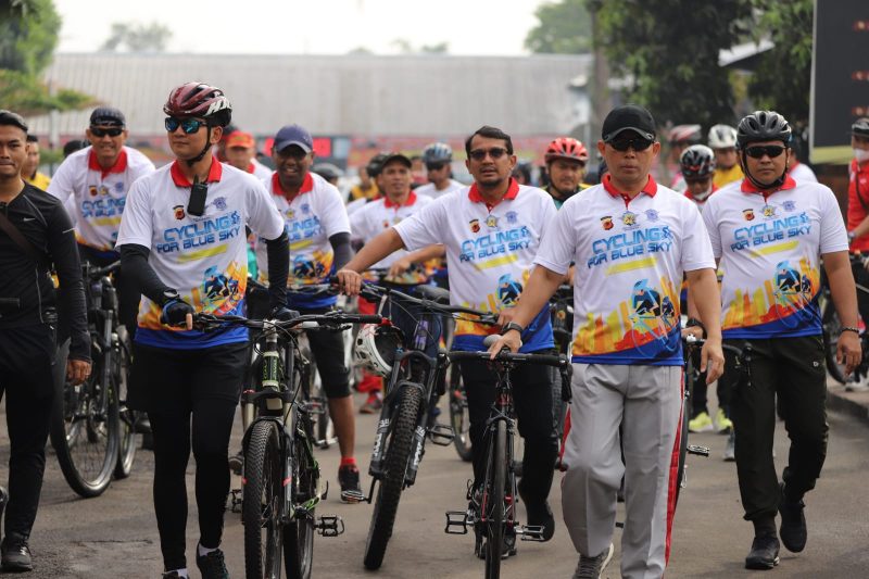 Wabup Garut menghadiri acara olahraga bersama dan sepeda santai dalam rangka Hari Ulang Tahun (HUT) Lalu Lintas (Lantas) ke-67 yang dilaksanakan di Markas Polres Garut, Jalan Suci, Kecamatan Karangpawitan, Jum'at (23/9/2022)