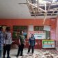 Aparat Kepolisian Polsek Malangbong meninjau lokasi kejadian di SDN 1 Bunisari, Selasa (4/10/2022)