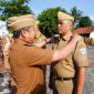 Bupati Garut, Rudy Gunawan, memberikan pengarahan pada Apel Gabungan yang dilaksanakan di Lapangan Setda Garut, Jalan Pembangunan, Kecamatan Tarogong Kidul, Kabupaten Garut, Senin (24/10/2022).