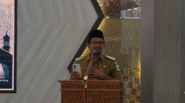 Wakil Bupati Garut, dr. Helmi Budiman, memberikan sambutan dalam acara Peringatan Maulid Nabi Muhammad SAW 1444 H tingkat Kabupaten Garut, di Gedung Pendopo, Kecamatan Garut Kota, Kabupaten Garut, Senin (24/10/2022).