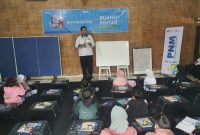 PT PNM Cabang Garut bersinergi dengan Kepolisian Sektor (Polsek) Bayongbong menjalankan program Ruang Pintar.