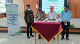 Kepala BPJamsostek Tasikmalaya Zeddy Agusdien menandatangani MoU dengan Kejaksaan Negeri Garut Terkait penegakkan kesadaran jaminan sosial ketenagakerjaan,  Di kantor Kejaksaan Negeri Garut, Kamis (27/10/2022)