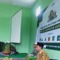 PEMBINAAN. Sekretaris PCNU Garut , IR Deni Ranggajaya saat memberikan Pelatihan dan Pembinaan di MWC NU KAdungora, Minggu (9/10/2022)