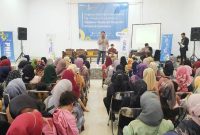 SAMBUTAN. Manajer Supporting Unit PNM Cabang Garut, Billy Nur Akbar Paramita, 450 nasabah PT. Permodalan Nasional Madani (PNM) Cabang Garut mengikuti Pelatihan Akselerasi Penjualan melalui e-commerce , dilaksanakan Rumah Makan Mulya, Jalan Cipanas Baru Nomor 45, Kelurahan Pananjung, Kecamatan Tarogong Kaler, Kabupaten Garut, Kamis (20/10/2022).