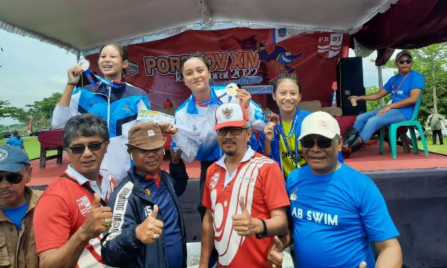 Atlet asal Kabupaten Garut bernama Dhiyarifa berhasil meraih medali perunggu dalam Cabang Olahraga (Cabor) Open Water Swimming (OWS) Pekan Olahraga Provinsi (Porprov) Jawa Barat XIV, yang dilaksanakan di Kabupaten Pangandaran, Kamis (3/11/2022).