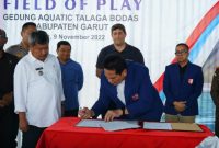 Beberapa atlet renang Kabupaten Garut mencoba langsung kolam renang di Gedung Aquatik Talaga Bodas, Jalan Merdeka, Kecamatan Tarogong Kidul, Kabupaten Garut, Rabu (9/11/2022).