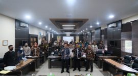 Sekretaris Daerah (Sekda) Kabupaten Garut, Nurdin Yana menerima kunjungan secara langsung Komisi Aparatur Sipil Negara (KASN) yang dilaksanakan di Ruang Rapat Sekretariat Daerah (Setda), Jalan Pembangunan, Kecamatan Tarogong Kidul, Kabupaten Garut, Kamis (8/12/2022).