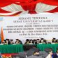 Pelaksanaan Sidang Terbuka Senat Universitas Garut (UNIGA) dalam rangka Wisuda Diploma, Sarjana, Profesi, dan Pasca Sarjana Angkatan ke-XXXV Gelombang I Tahun Akademik 2022/2023, dan Dies Natalies ke-24 Universitas Garut dan  pengukuhan Pengukuhan Guru Besar Prof. Dr. Ikeu Kania, M.Si, di Halaman Universitas Garut, Jalan Raya Samarang (Hampor), Kecamatan Tarogong Kaler,  Rabu (21/12/2022).