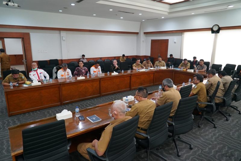 Pelaksanaan rapat persiapan pelaksanaan tahapan Pilkades serentak gelombang 2 tahap 2 Tahun 2023 yang dilaksanakan di Aula Bank BJB Cabang Garut, Jalan Ahmad Yani, Kecamatan Garut Kota, Kabupaten Garut, Senin (26/12/2022)