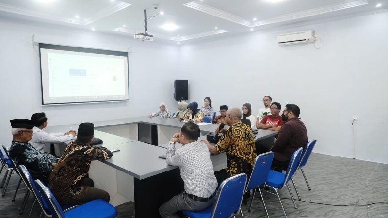 Diskominfo Garut menerima kunjungan dari Komisi III Dewan Perwakilan Rakyat Daerah (DPRD) Kabupaten Purwakarta beserta jajarannya. Kunjungan kerja tersebut dilaksanakan di Gedung _Public Information Center_ (PIC) Diskominfo Garut, Jalan Pembangunan, Kecamatan Tarogong Kidul, Kabupaten Garut, Jumat (20/01/2023). 

(Foto: Anggana Mulia/ Rahmatillah Ramadhani/ Moch Ahdiansyah/ Diskominfo Garut)