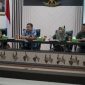 Pelaksanaan Rapat Teknis Persiapan Hari Jadi Garut (HJG) ke-210 Tahun 2023 yang dilaksanakan di Ruang Rapat Sekretariat Daerah Kabupaten Garut, Jalan Pembangunan, Kecamatan Tarogong Kidul, Kabupaten Garut, Selasa (24/1/2023). 

(Foto: Nindi Nurdiyanti/ Witriani Siti Safarina/ Diskominfo Garut)