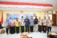 Wakil Bupati Garut, dr. Helmi Budiman menghadiri acara RAT 2022 KP-RI Sasakadana, di Gedung KP-RI Sasakadana, Jalan Patriot, Kecamatan Tarogong Kidul, Kabupaten Garut, Selasa (24/1/2023).

(Foto: Anggana Mulia/ Moch Ahdiansyah/ Diskominfo Garut)