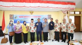 Wakil Bupati Garut, dr. Helmi Budiman menghadiri acara RAT 2022 KP-RI Sasakadana, di Gedung KP-RI Sasakadana, Jalan Patriot, Kecamatan Tarogong Kidul, Kabupaten Garut, Selasa (24/1/2023).

(Foto: Anggana Mulia/ Moch Ahdiansyah/ Diskominfo Garut)