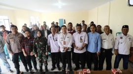 Pelaksanaan Sosialisasi Pilkades Serentak Tahun 2023 yang dilaksanakan di Aula Kantor Desa Karangsari, Kecamatan Pangatikan, Kabupaten Garut, Rabu (25/1/2023). (Foto : M. Azi Zulhakim & Nindi Nurdiyanti/Diskominfo Garut).