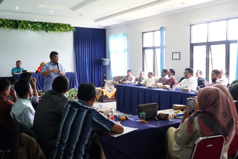 Pelaksanaan Sosialisasi Pemilihan Kepala Desa (Pilkades) Gelombang 2 Tahap 2 Tahun 2023. Sosialisasi kali ini dilaksanakan di Aula Kecamatan Banyuresmi, Kabupaten Garut, Jum'at (27/1/2023). (Foto: Anggana Mulia/ Rahmatillah Ramadhani/ Diskominfo Garut).