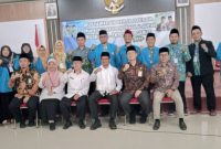 POTO BERSAMA. Jajaran Pengurus DPD FKPQ Kabupaten Poto bersama dengan Wakil Bupati Garut dr Helmi Budiman dan Kepala Kemenag Garut Dr H Cece Hidayat MSi, Kepala Bakesbangpol Garut H Nurrodhin MSi dan Kabag Kesra Setda Garut Hj Mekarwati, usai Musyawarah Kerja Daerah (Mukerda) Tahun 2023, di Aula Kantor Kemenag Garut, Rabu (18/1/2023)