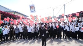 Pelaksanaan pelantikan PPS oleh Ketua KPU Kabupaten Garut, Junaidin Basri, di Area SOR RAA Adiwijaya, Kecamatan Tarogong Kidul, Kabupaten Garut, Selasa (24/1/2023). (Foto : Muhamad Azi Zulhakim/Diskominfo Garut).