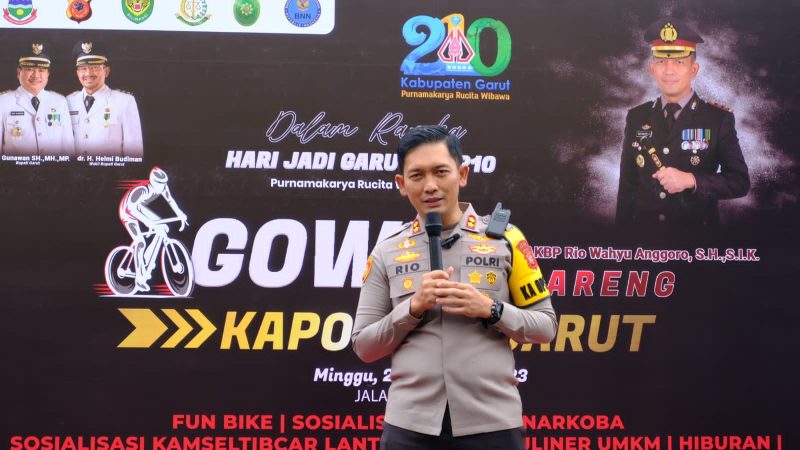 Pelaksanaan rapat persiapan kegiatan Gowes Bareng Kapolres Garut yang dilaksanakan di Polres Garut, Jalan Raya Suci, Kecamatan Karangpawitan, Kabupaten Garut, Rabu (8/2/2023).

(Foto: Rahmatillah Ramadhani/ Diskominfo Garut)