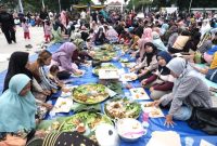 Pelaksanaan Festival 1000 Liwet, yang berlangsung di Alun-Alun Garut, Kecamatan Garut Kota, Kabupaten Garut, Kamis (23/2/2023). (Foto: Muhamad Azi Zulhakim/ Yogi Budiman/ Diskominfo Garut)