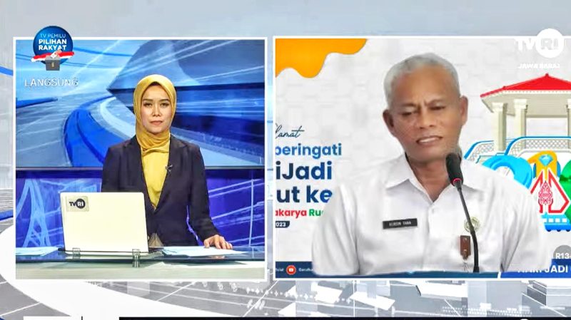 Sekretaris Daerah (Sekda) Garut, Nurdin Yana, melaksanakan wawancara langsung dengan News Anchor TVRI, Ayu, Rabu (8/2/2023). (Foto : Dok. TVRI Garut).P